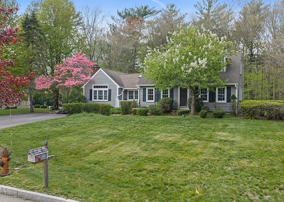 1st image of 40 Longwater Dr