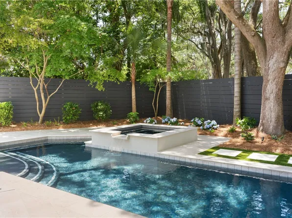 102 Circle Dr, Saint Simons Island, GA 31522