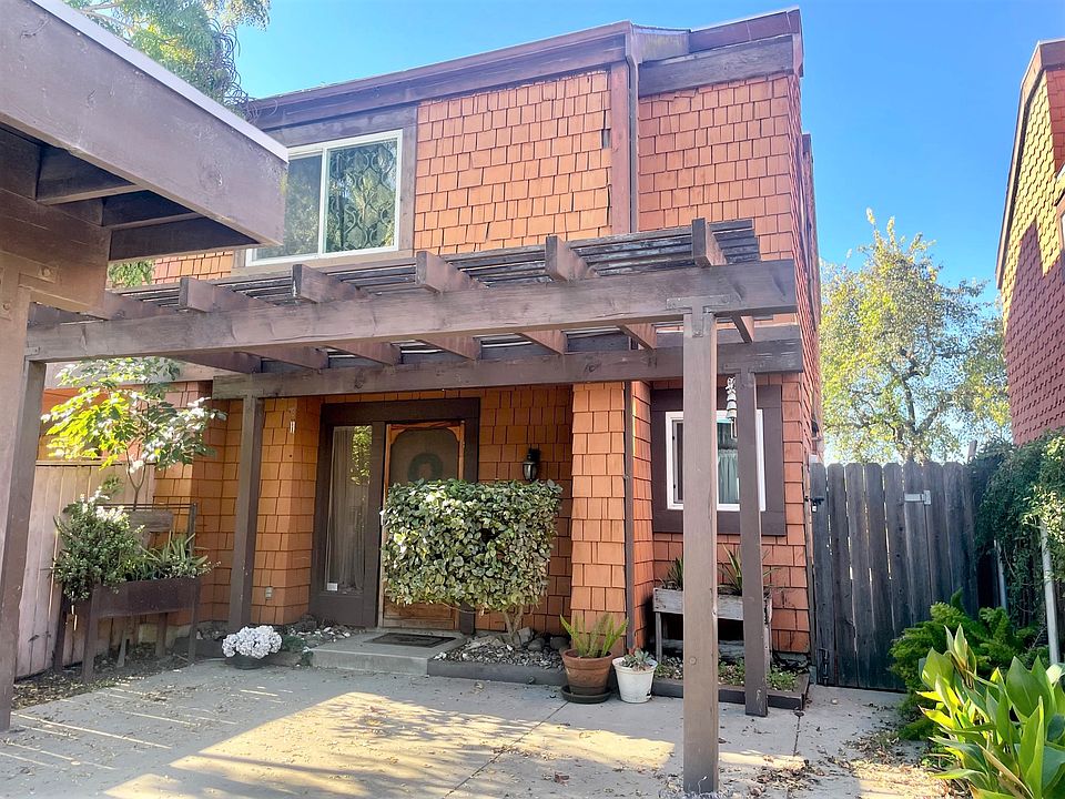 1st image of 823 E Cypress Ave