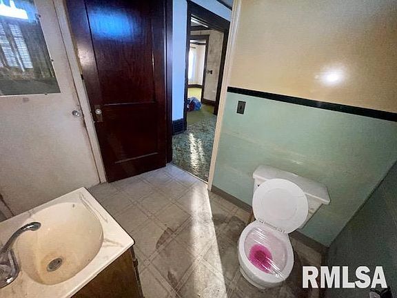 5th image of 519 N B St