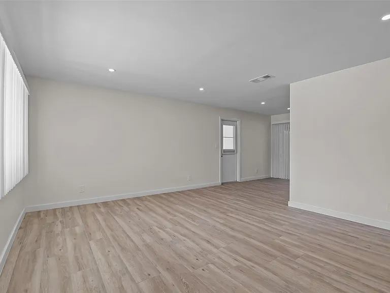 908 Lighthouse Dr — Photo 10