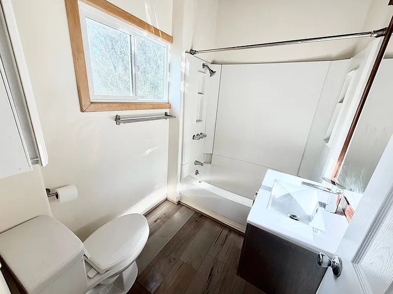 345 Crane Blvd — Photo 25