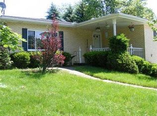 1721 Ridgewood Dr, Washington, PA 15301