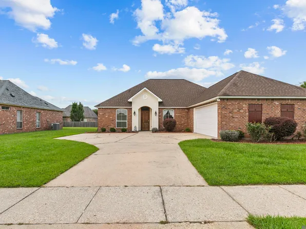 2053 High Point Dr, Zachary, LA 70791