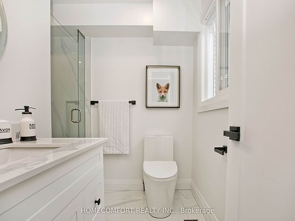 3rd image of 18 Connaught Ave