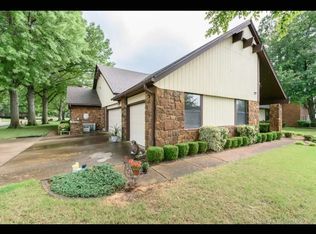8401 S Fairway Pl E, Broken Arrow, OK 74011
