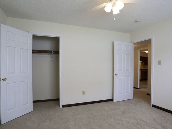 3rd image of 3717 Monterey Dr #8D