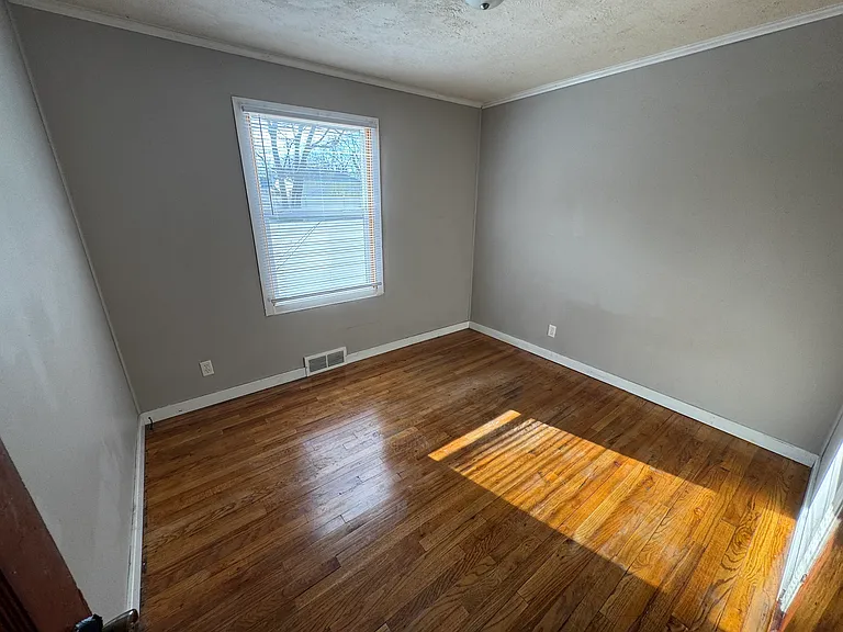 701 W 24th St #1 — Photo 8