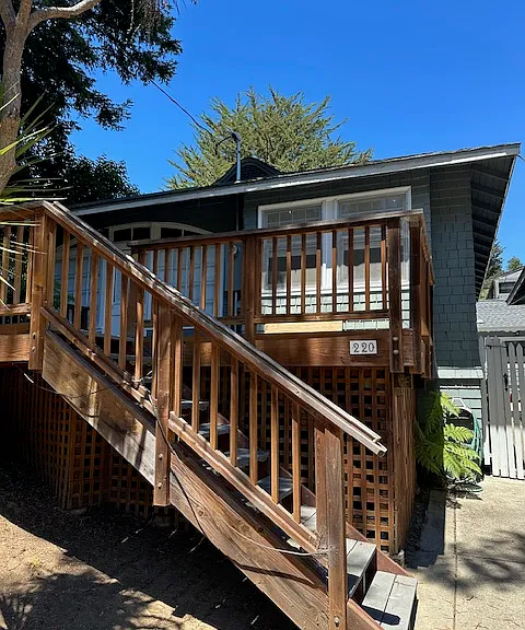 220 Throckmorton Ave — Photo 3