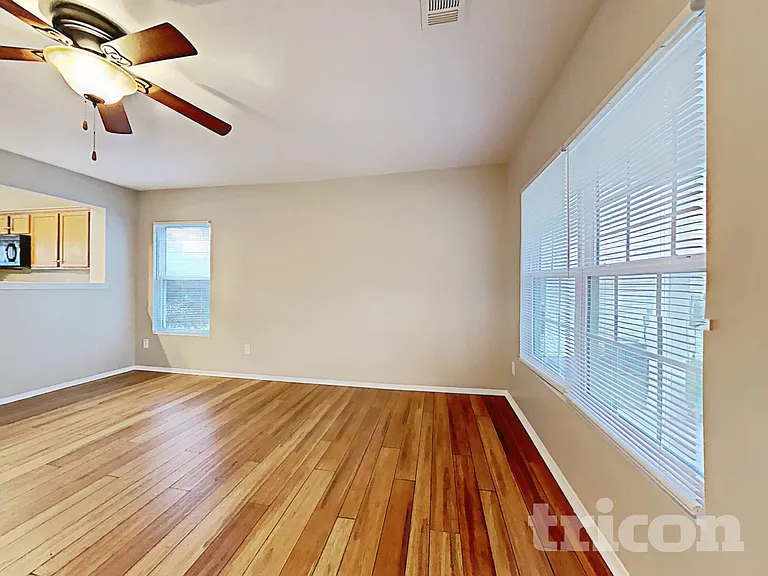 4560 Stone Mountain Dr — Photo 5