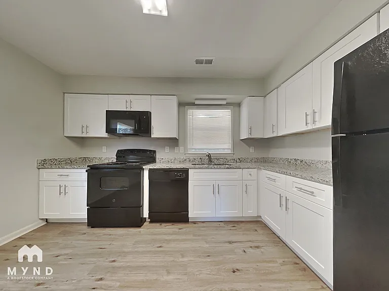 3400 Pine Meadow Dr — Photo 3