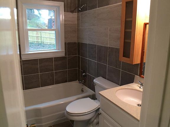 Tiled Bath, Grohe fixtures