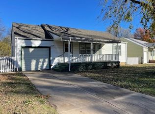 810 Westridge Dr, Newton, KS 67114