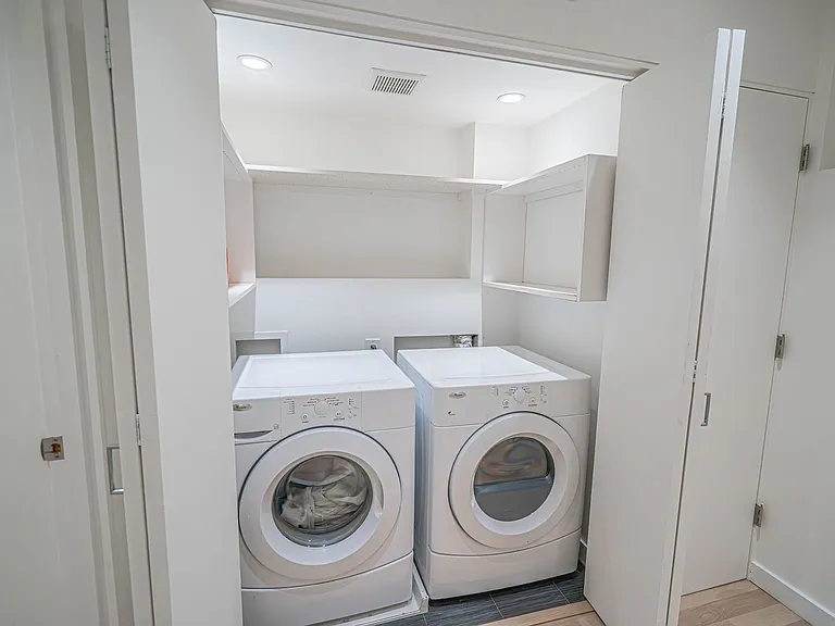 8641 Metz Pl — Photo 32