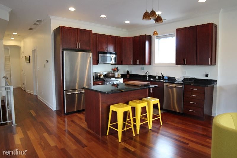 1st image of 1332 N Wolcott Ave