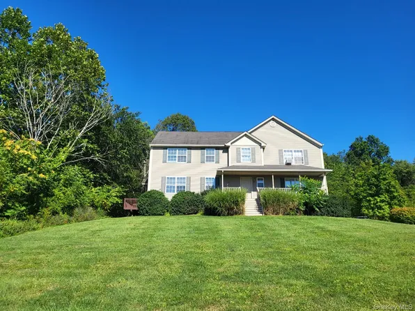 7 Bel Air Drive, Wallkill, NY 12589