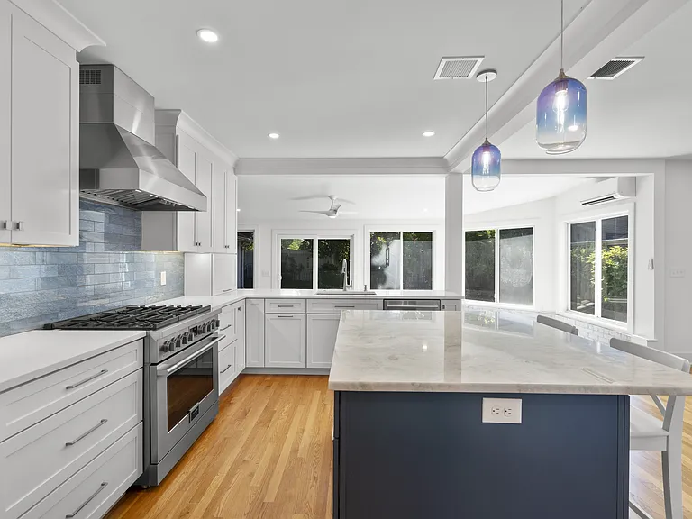 25 Crescent Bluff Ave — Photo 3