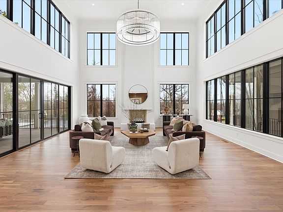 26th image of 818 Brentview Dr