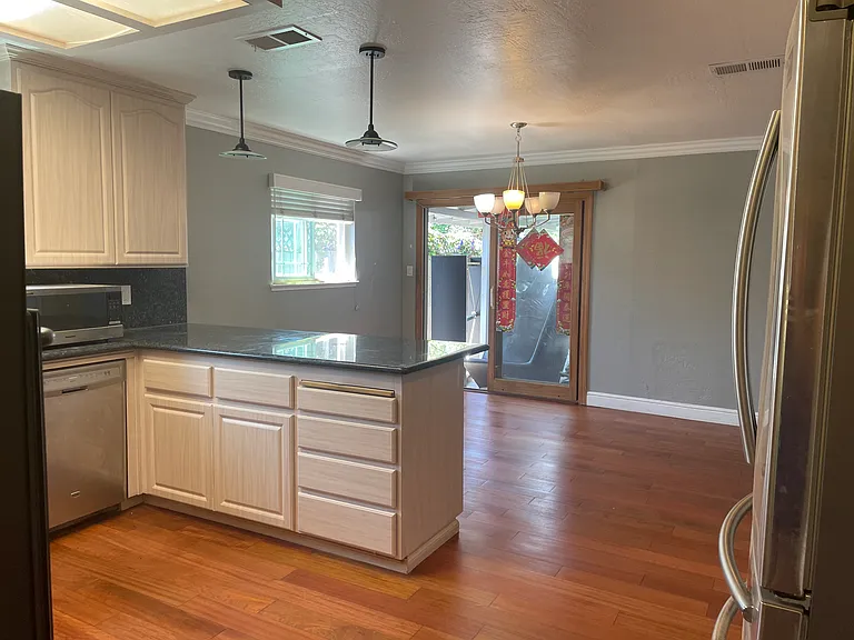 2168 Ventura Pl — Photo 5
