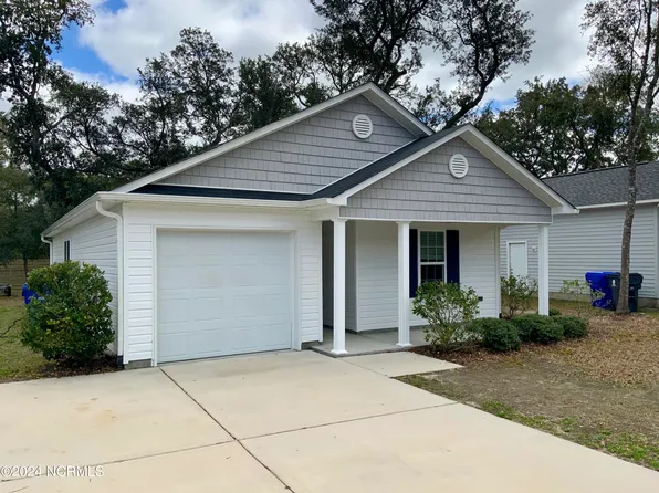 126 NW 8th Street, Oak Island, NC 28465