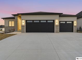 8853 Calamus River Rd, Lincoln, NE 68520