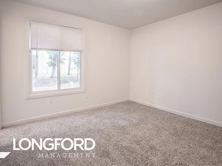 Sonoma Woods Apartments — Photo 9