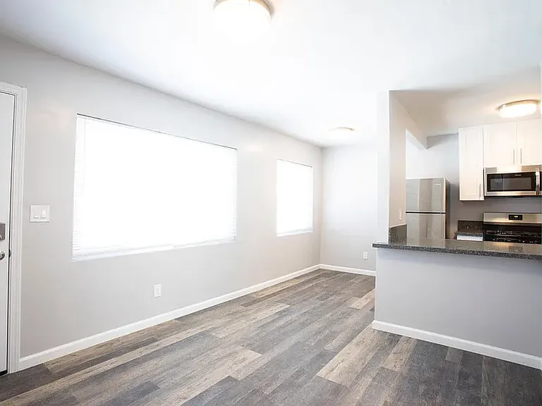 3853 Cherokee Ave — Photo 5