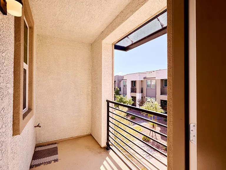 1132 Heliodor Ave — Photo 17