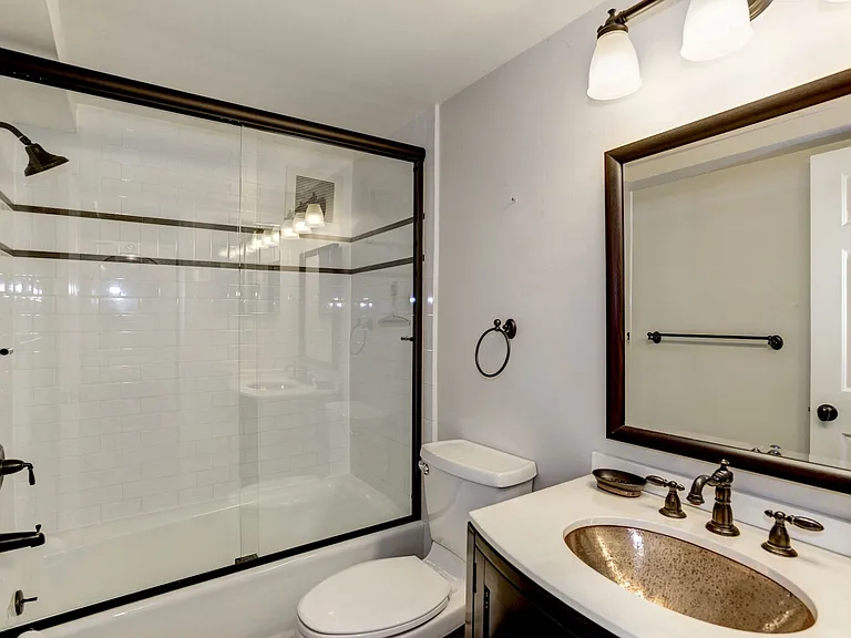 2022 N St NW #B — Photo 26