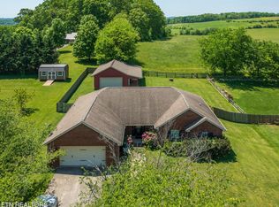 5545 J Riley West Dr #J, Greenback, TN 37742
