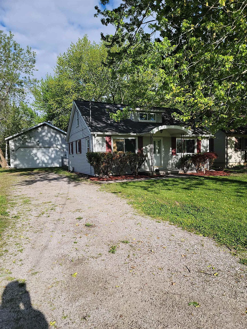 880 Lutzke Rd photo 1