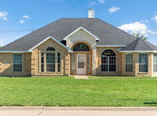 501 Kings Creek Dr, Terrell, TX 75161