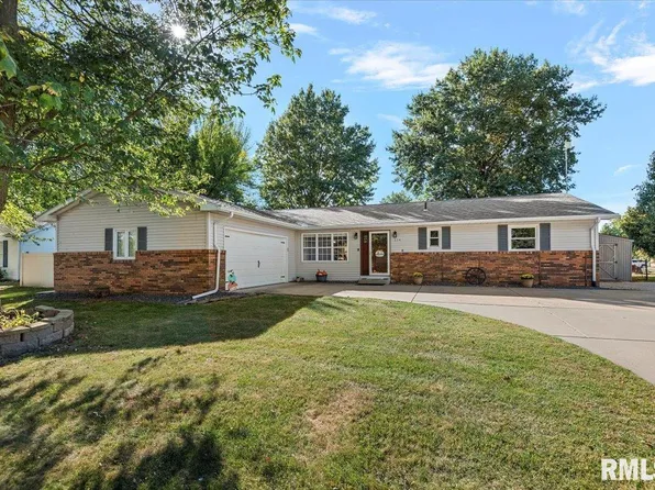 114 Velda St, Farmersville, IL 62533