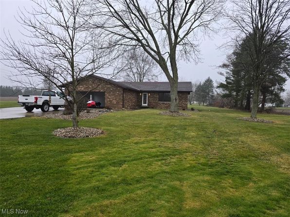 2490 Station Rd, Medina, OH 44256
