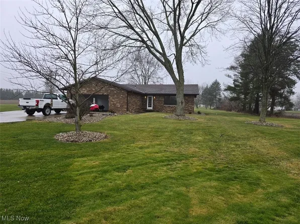 2490 Station Rd, Medina, OH 44256