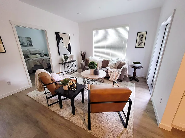 Copperstone Luxury Apartments and Townhomes — Photo 36