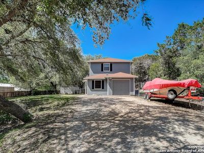 422 BLUE GILL DR, Lakehills, TX, 78063