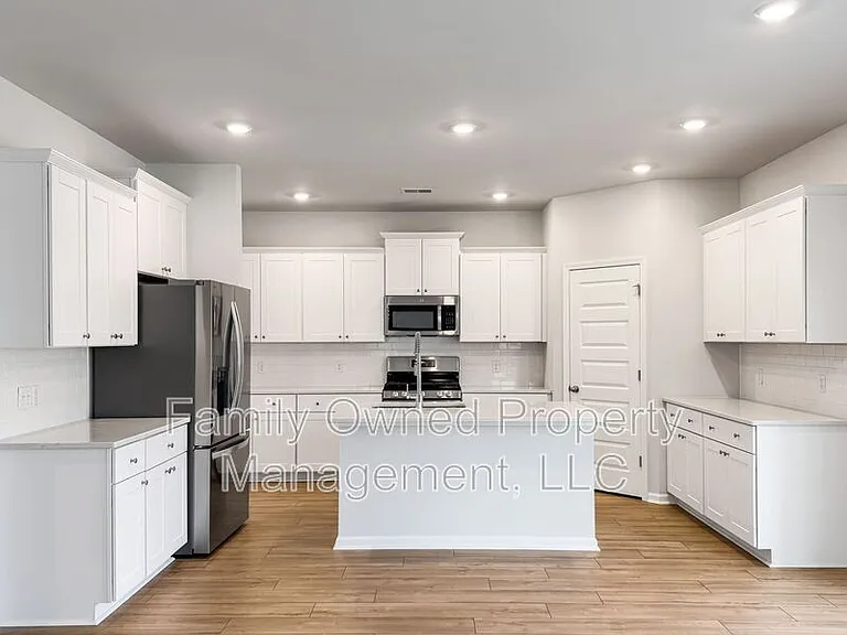 2048 Longhorn Ln — Photo 22