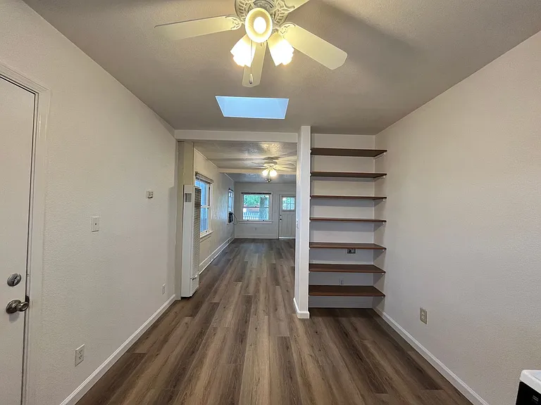 1434 Pine St — Photo 8