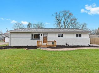 2627 Longview Ave, Rochester Hills, MI 48307