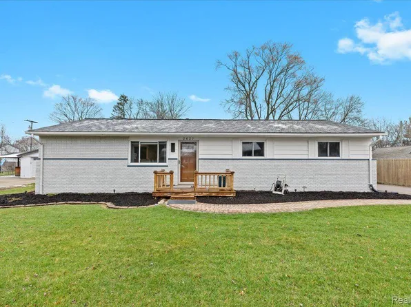 2627 Longview Ave, Rochester Hills, MI 48307