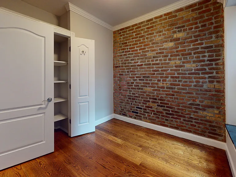 232 Elizabeth St #5B — Photo 10