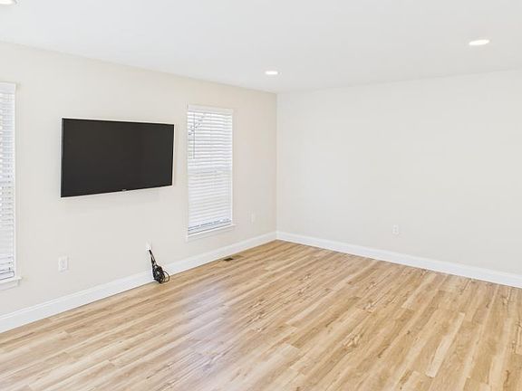 2nd image of 720 E Newport Rd