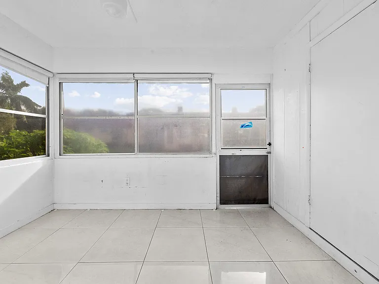 811 Salem Ln — Photo 14
