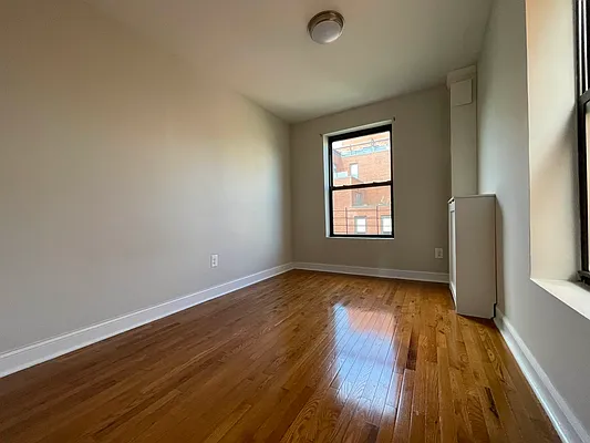 Rented by Hillel Realty Group | media 34