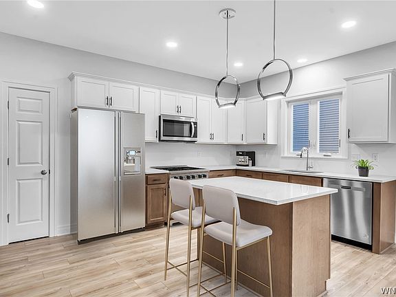 2nd image of 410 New Rd