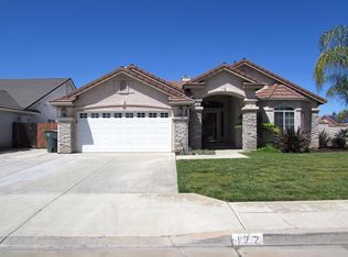 172 N Helm Ave, Clovis, CA 93612