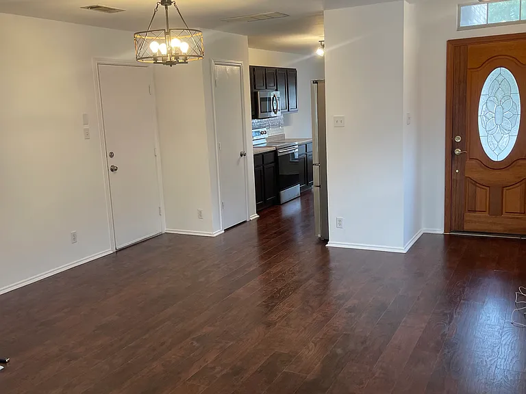 1423 Diamond Blf — Photo 4