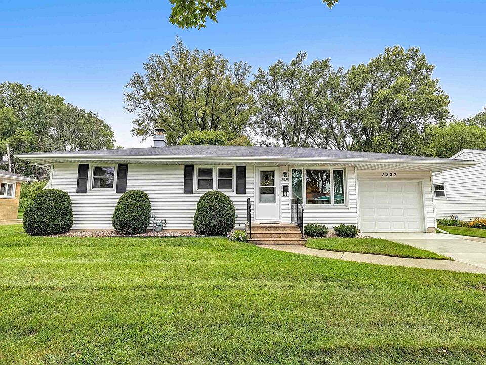 1237 N Locust St, Green Bay, WI 54303 Zillow