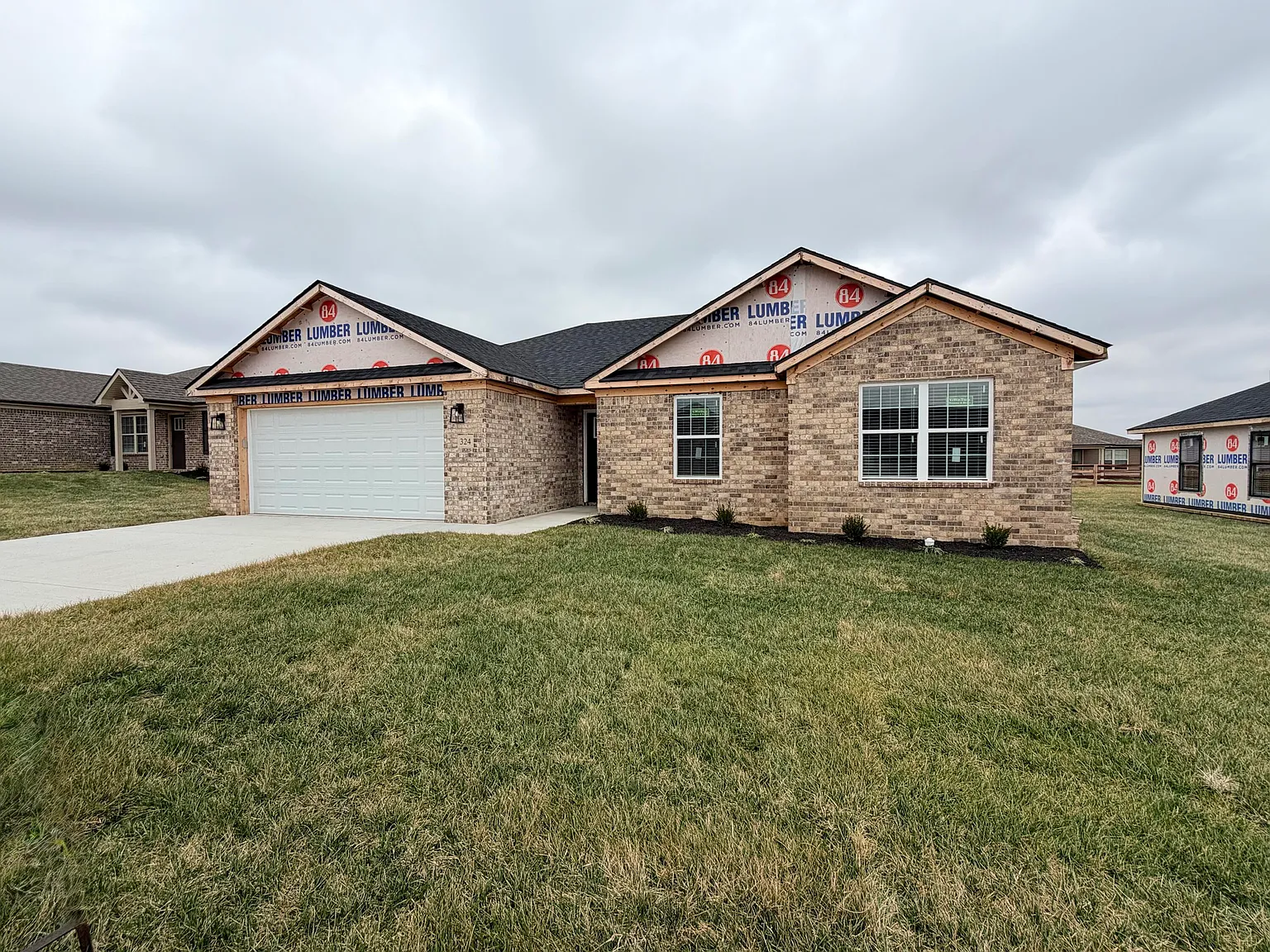324 Whitley Way photo 1